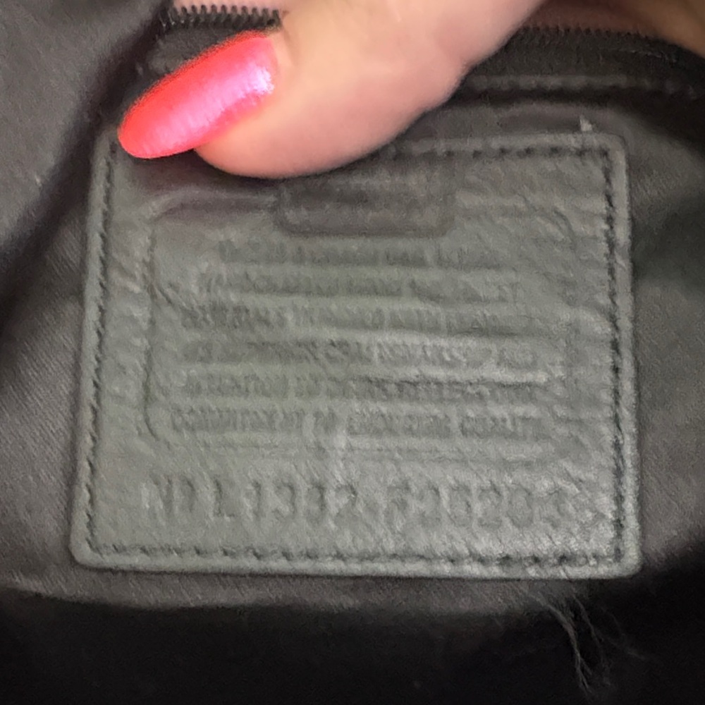 Coach Signature Black and Cream Shoulder Bag - Picture 12 of 16